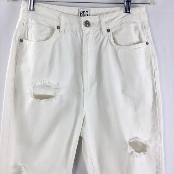 Bdg Urban Outfitters White Destroyed Mom Jeans Size 27 - Picture 3 of 11